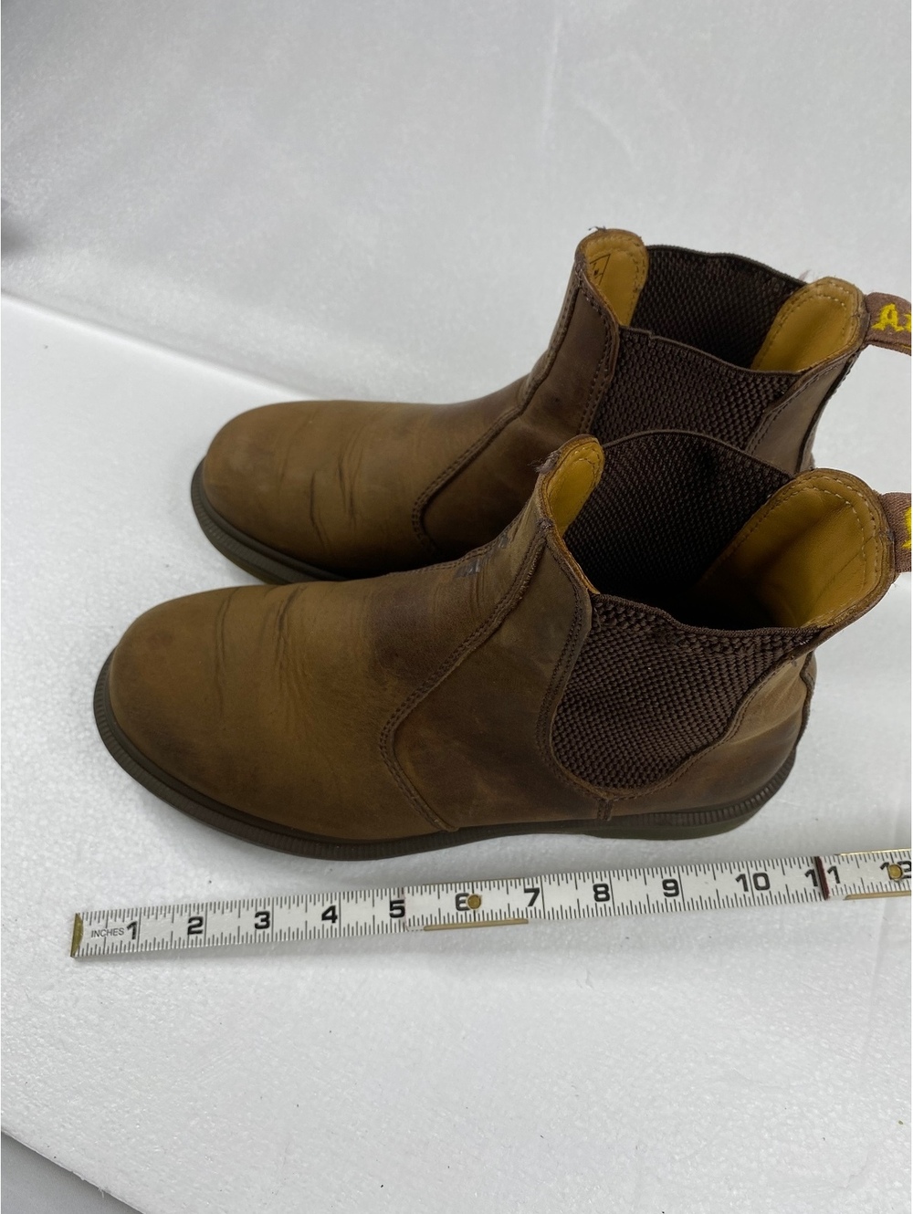 Dr. Martens tan leather Chelsea boots size 6